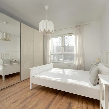 Black And Brown With Free Parking And Furnished Balcony In By Renters Apartmán